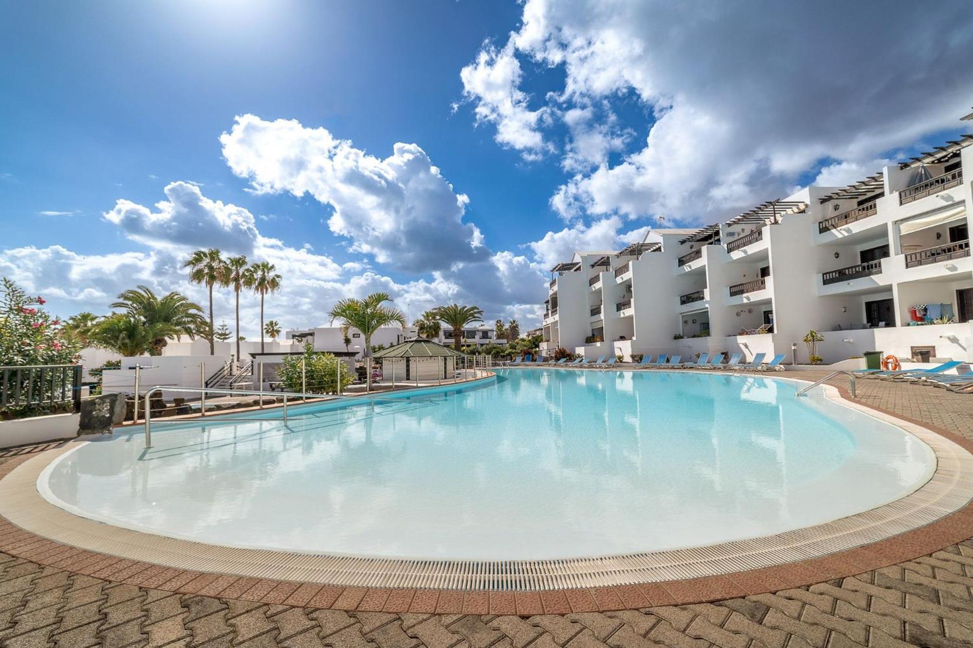 Playa Bastián 2 habs, 2 baños y súper terraza Apartamento Costa Teguise Exterior foto